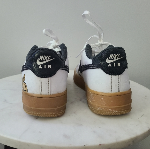 Vintage Smiley Nike Air Forces - Picture 3 of 8